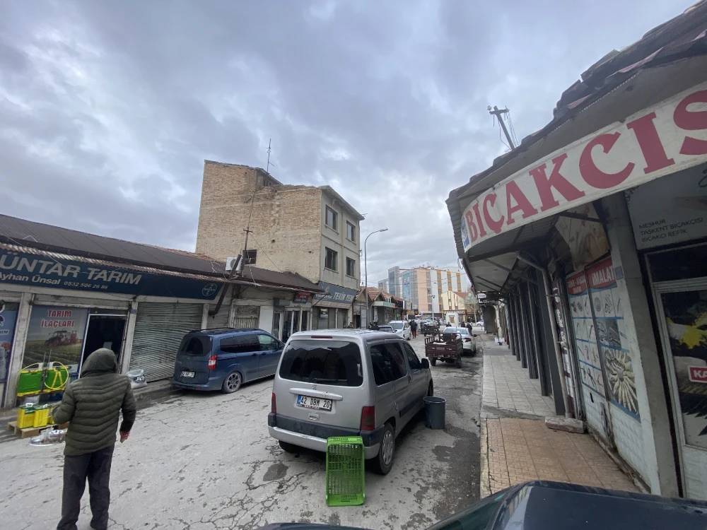 Konya'da herkesin hayatında en az 1 kez alışveriş yaptığı çarşı yıkılıyor 4